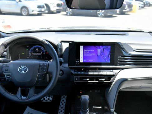 Used 2026 Toyota Camry SE w/ Convenience Package FWD image 39