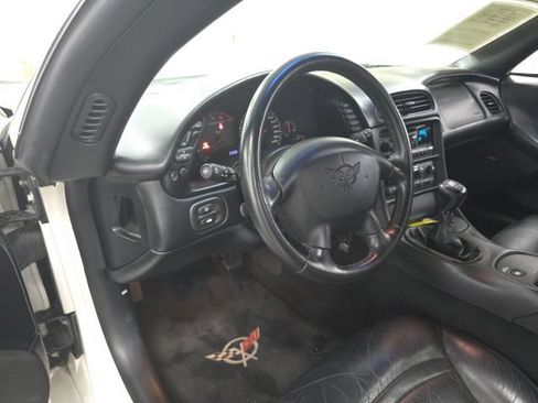 Used 2001 Chevrolet Corvette Convertible w/ Preferred Equipment Group2 RWD image 13