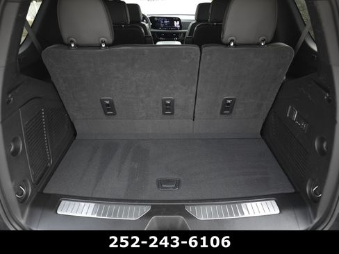 Used 2025 Chevrolet Tahoe Premier image 38