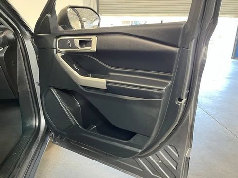 Used 2023 Ford Explorer XLT w/ Equipment Group 202A AWD/4WD image 12