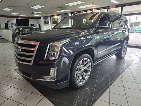 Used 2018 Cadillac Escalade Premium Luxury AWD/4WD image 1
