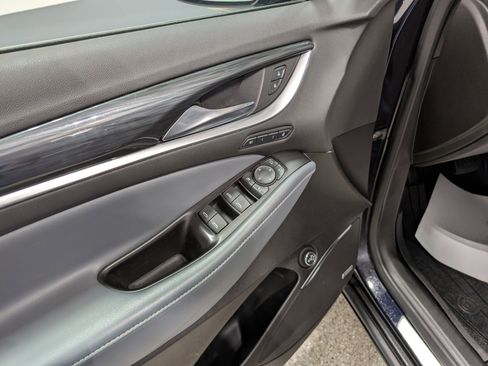 Used 2020 Buick Enclave Premium w/ Sun and Sites Package image 13