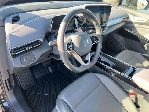 Used 2023 Volkswagen ID.4 Pro S Plus image 4