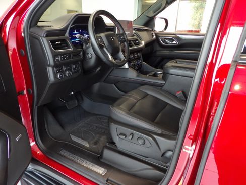 Used 2023 Chevrolet Tahoe RST w/ Luxury Package AWD/4WD image 10