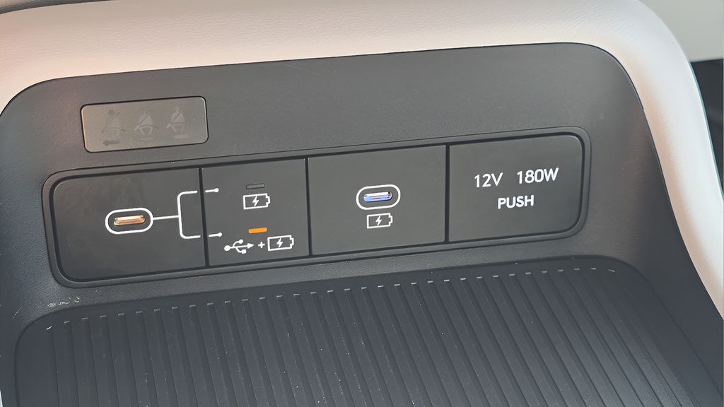 Used 2026 Hyundai Kona SE FWD image 30