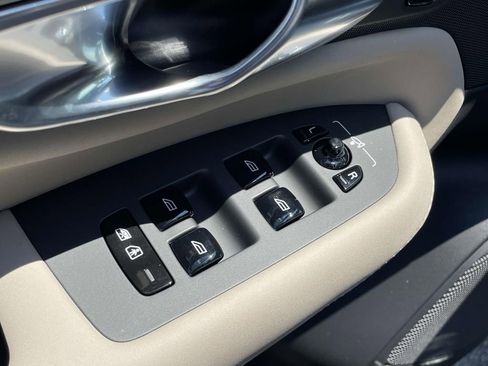 New 2026 Volvo XC90 B6 Plus w/ Protection Package Premier image 7