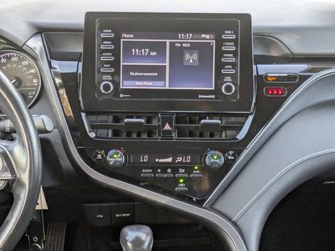 Used 2024 Toyota Camry SE image 15