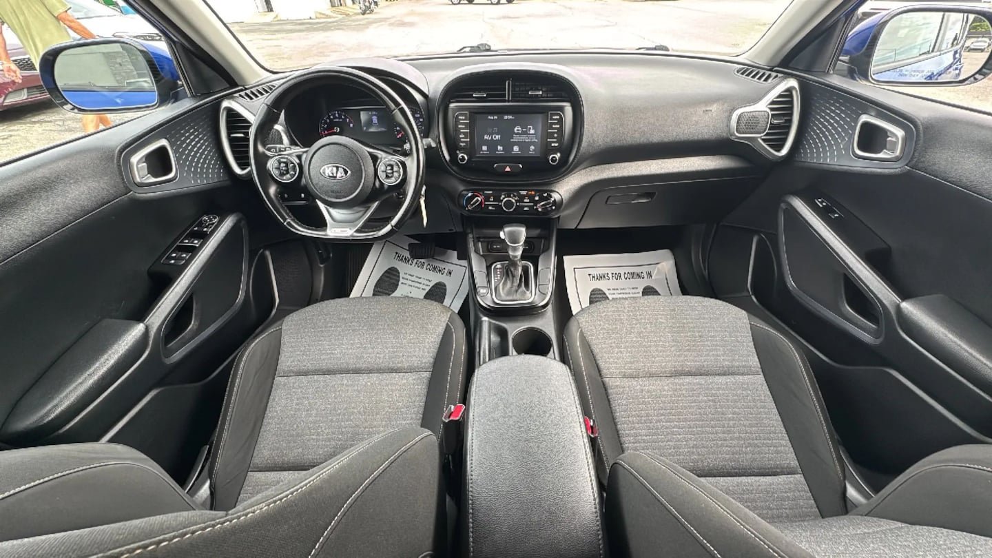 Used 2020 Kia Soul GT-Line FWD image 24