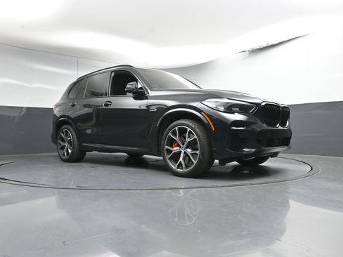 Used 2022 BMW X5 xDrive45e w/ M Sport Package image 32