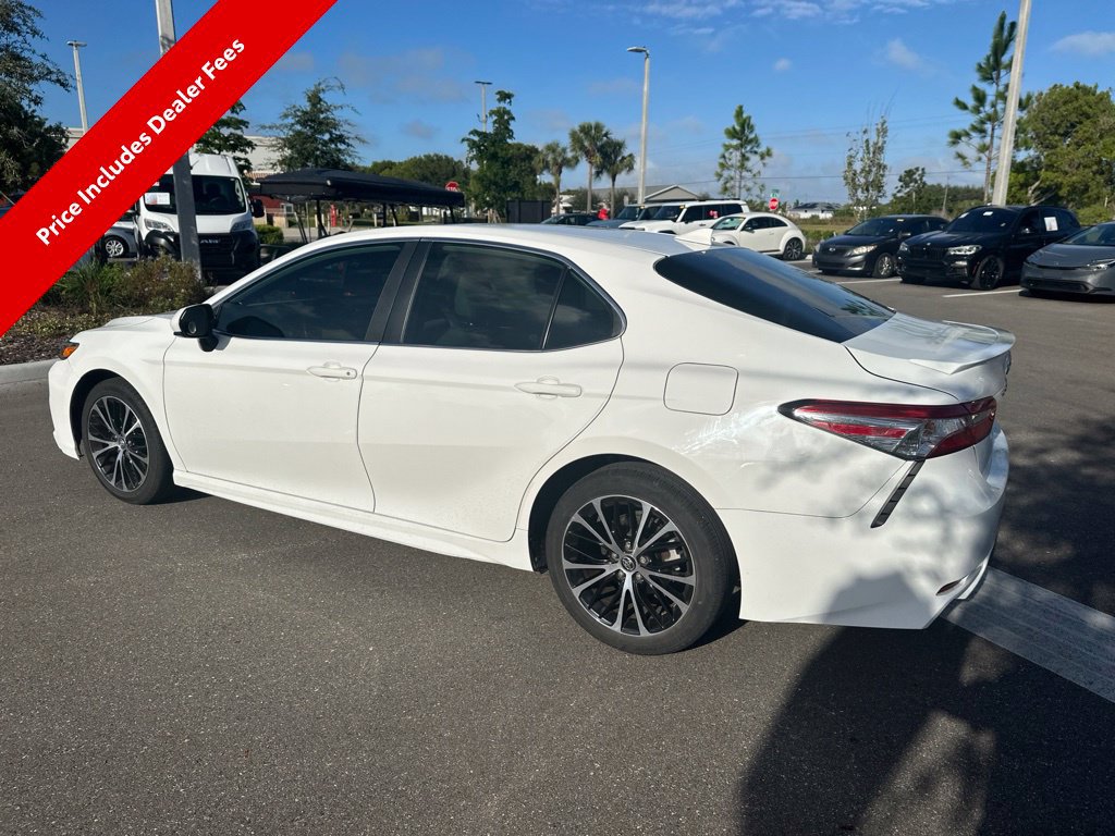 Used 2020 Toyota Camry SE FWD image 7