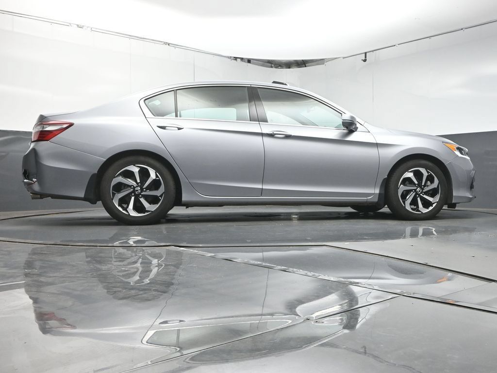 Used 2016 Honda Accord EX-L image 40