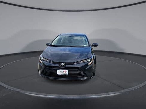 Used 2025 Toyota Corolla LE FWD image 3