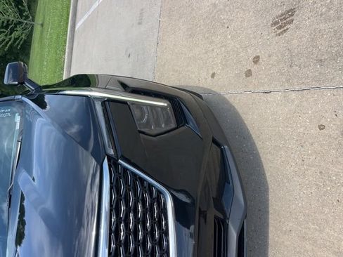 Used 2025 Cadillac XT4 Premium Luxury FWD image 11