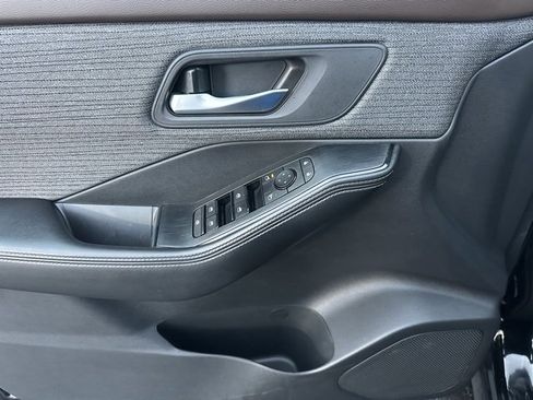 Certified 2021 Nissan Rogue SV image 20