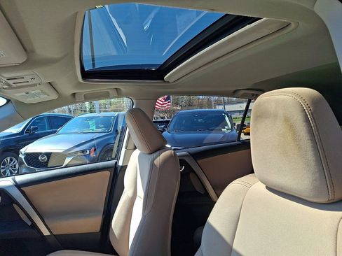 Used 2014 Toyota RAV4 XLE image 15