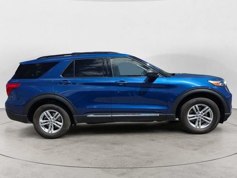 Certified 2022 Ford Explorer XLT AWD/4WD image 6