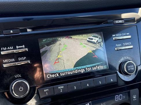 Used 2015 Nissan Rogue SV image 32