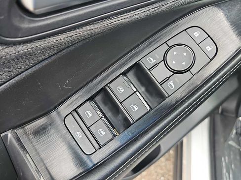 Used 2023 Nissan Rogue SV FWD image 15