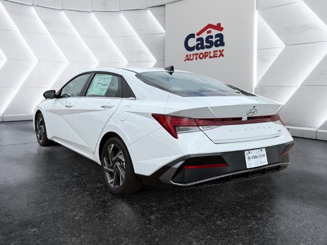 Used 2025 Hyundai Elantra Limited FWD image 4