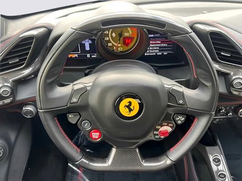 Used 2019 Ferrari 488 GTB image 15