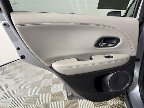 Used 2018 Honda HR-V EX-L image 23