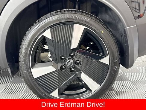 Used 2025 Nissan Kicks SR AWD/4WD image 4
