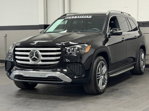 Certified 2025 Mercedes-Benz GLS 450 4MATIC image 7