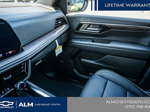 New 2026 Chevrolet Suburban Premier RWD image 45