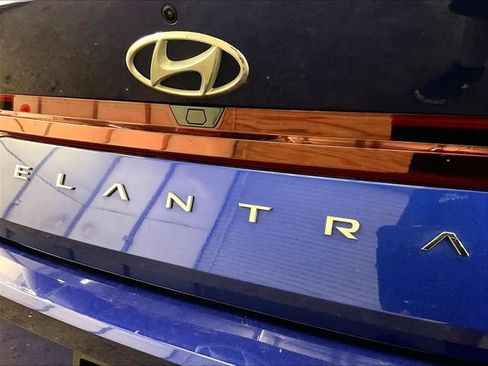 Used 2023 Hyundai Elantra SEL FWD image 13