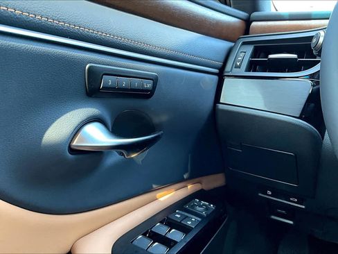 New 2025 Lexus ES 350 w/ Premium Package image 20