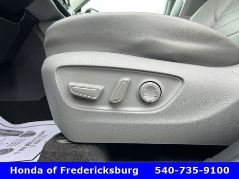 Used 2023 Toyota Highlander XLE FWD image 16