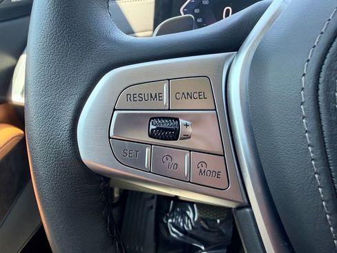 Used 2025 BMW X7 xDrive40i w/ Premium Package AWD/4WD image 36