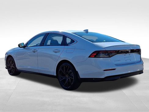 Used 2024 Honda Accord EX image 4