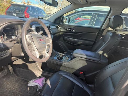 Used 2020 GMC Acadia SLT w/ Driver Alert Package II image 9