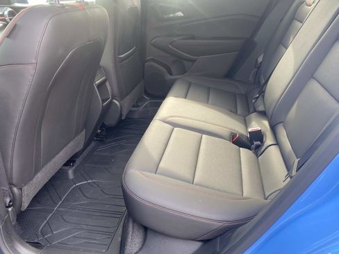 Used 2024 Chevrolet Trax RS w/ Sunroof Package image 18