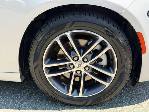 Used 2019 Dodge Charger SXT AWD/4WD image 9