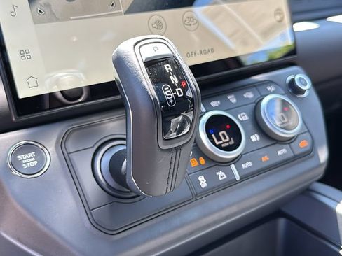 New 2026 Land Rover Defender 90 X-Dynamic SE AWD/4WD image 18