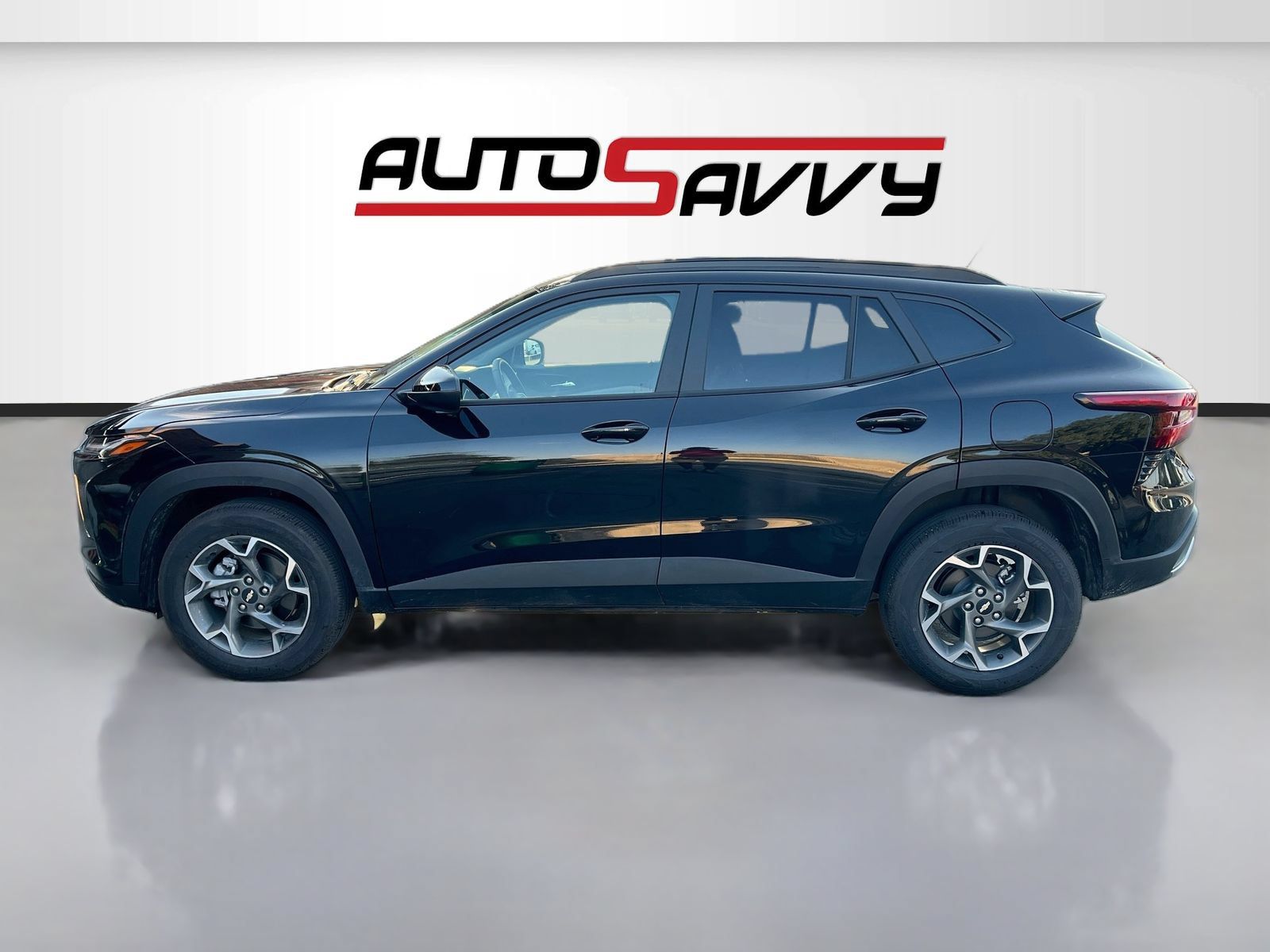 Used 2026 Chevrolet Trax LT w/ Sunroof Package FWD image 4