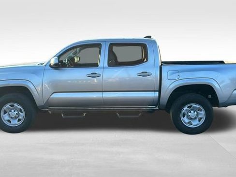 Used 2023 Toyota Tacoma SR image 4