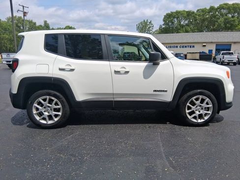 Used 2023 Jeep Renegade Latitude AWD/4WD image 6