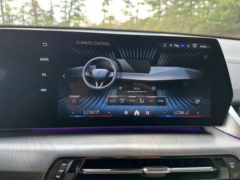 Used 2024 BMW X2 M35i image 40