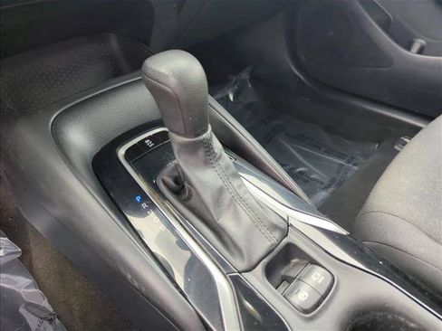 Used 2022 Toyota Corolla LE FWD image 17
