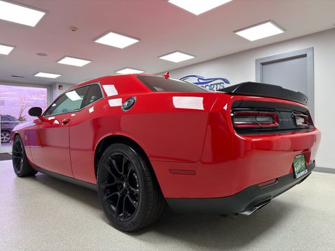 Used 2021 Dodge Challenger R/T Scat Pack w/ Plus Package image 5