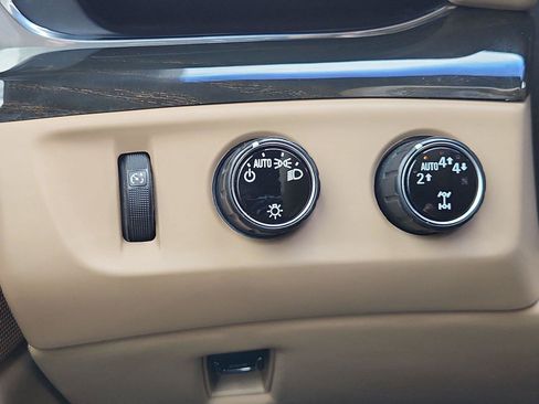 Certified 2018 Cadillac Escalade Platinum AWD/4WD image 18