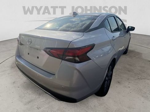 Used 2025 Nissan Versa SV FWD image 9