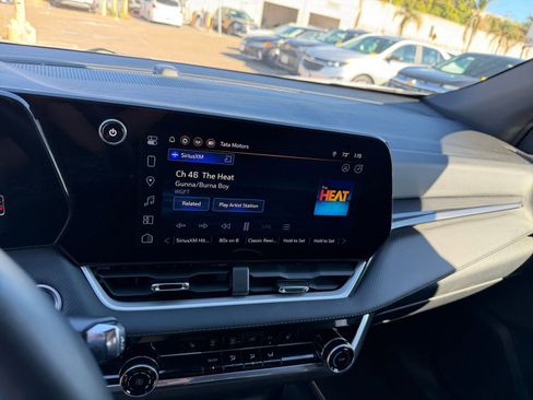 Used 2025 Chevrolet Equinox LT image 21