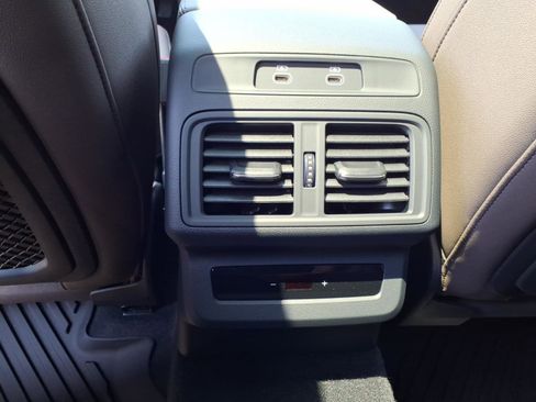 Used 2025 Audi Q5 Premium w/ Convenience Package AWD/4WD image 19