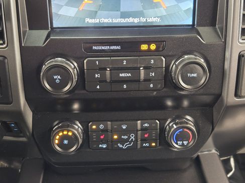 Used 2022 Ford F250 XLT w/ XLT Premium Package image 18