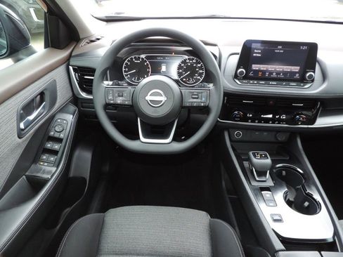 Certified 2023 Nissan Rogue SV image 21