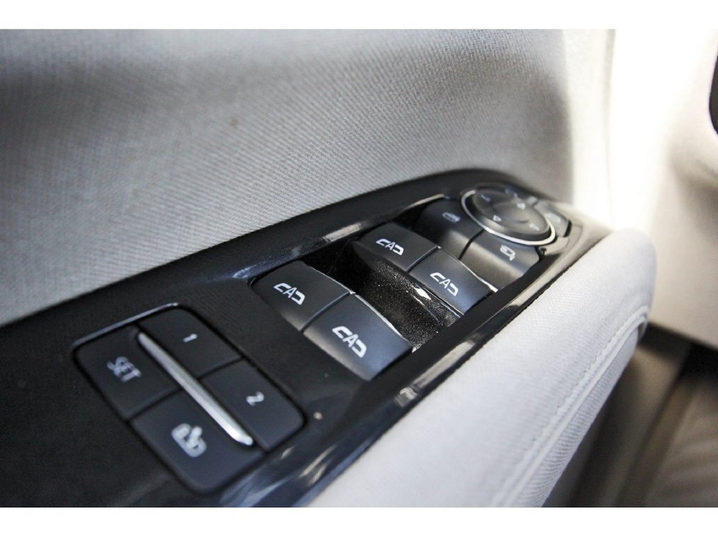 Used 2021 Cadillac Escalade Premium Luxury Platinum w/ Heavy-Duty Trailer Package AWD/4WD image 21